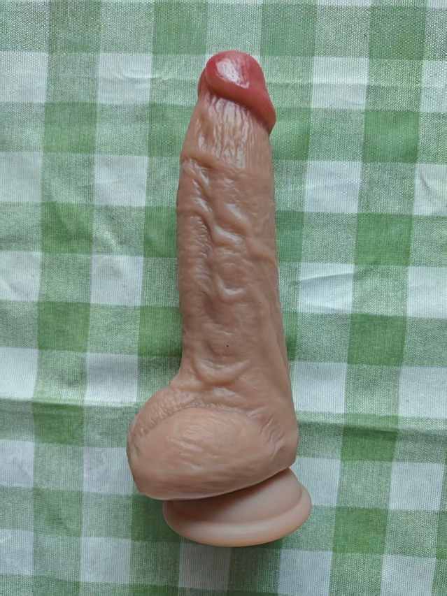 Manual Phallus: Thickened and Enlarged, Flesh-Colored(قضيب اصطناعي يدوي: سميك ومُضخَّم، بلون الجلد)